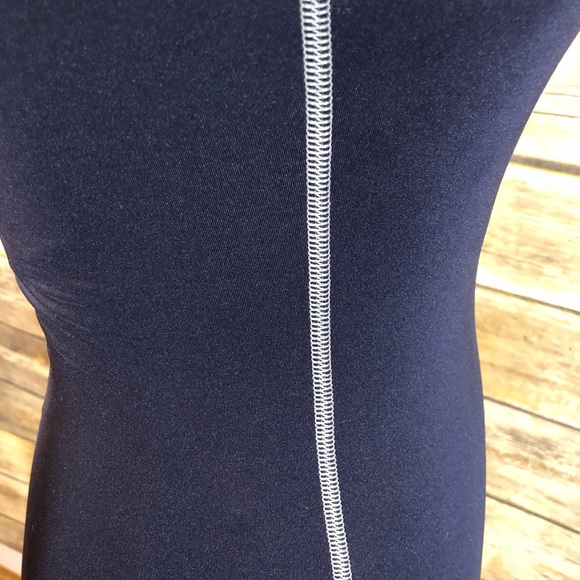 UNISEX Under Armour heat gear navy athletic shirt - Picture 3 of 6